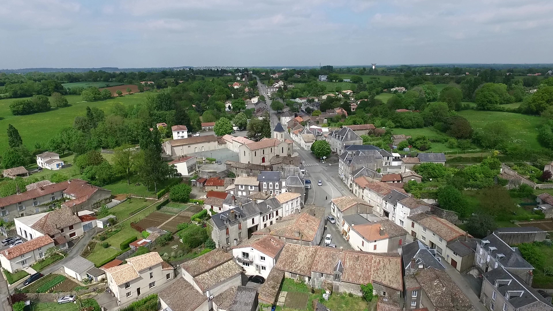 Mazières-en-Gâtine vue du ciel